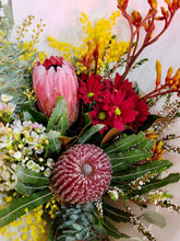 Load image into Gallery viewer, Premium Wildflowers + Seasonal Mix