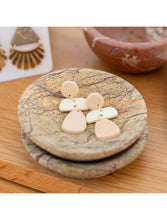 Load image into Gallery viewer, Beige Morph Drops Earrings
