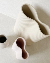 Load image into Gallery viewer, MARMOSET FOUND Ribbed Infinity Vase 23cm

