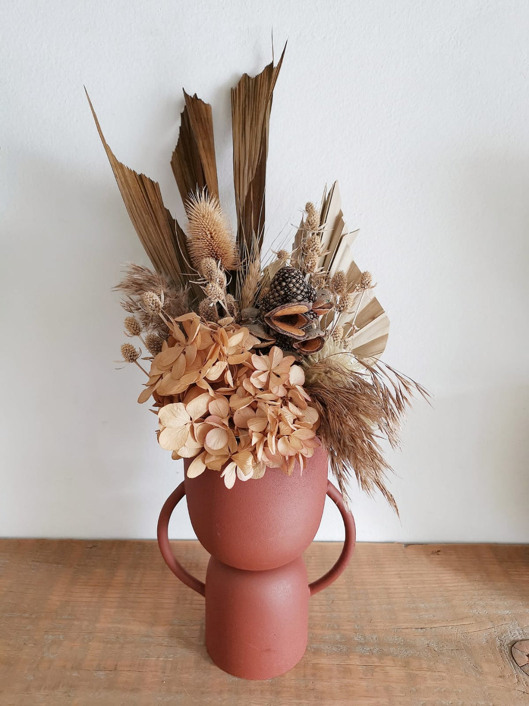 Everlasting arrangement + metal pot with handles