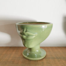 Load image into Gallery viewer, Face pot
