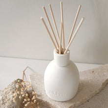 Load image into Gallery viewer, Al.ive Sweet dewberry &amp; clove diffuser
